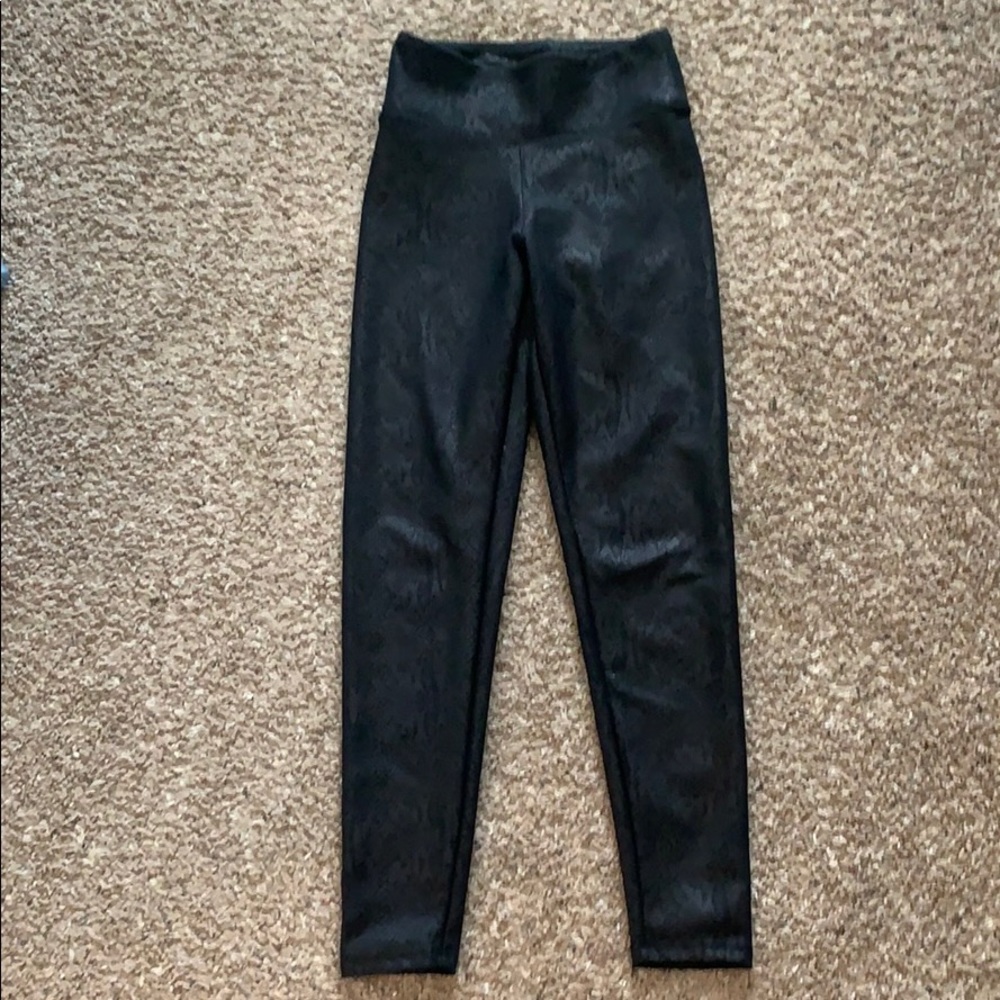 Leather-look snake/alligator print leggings